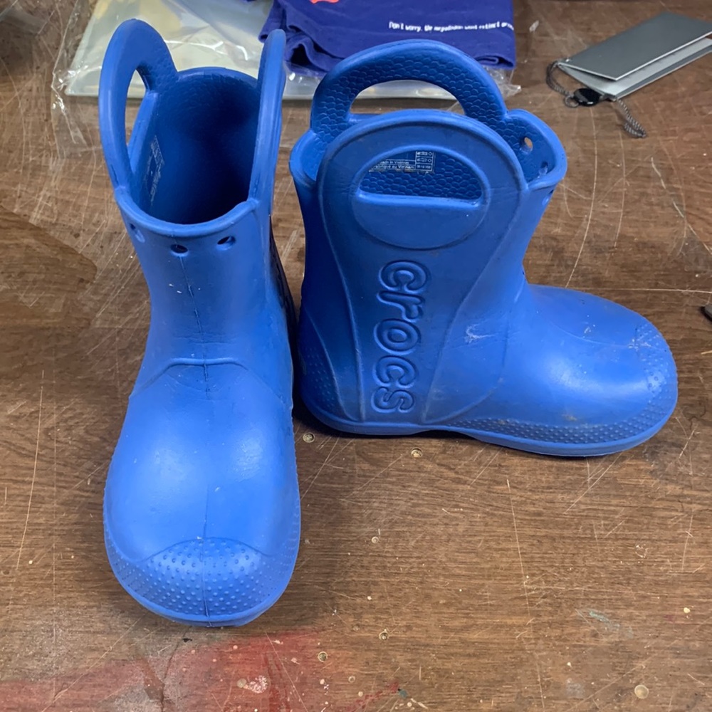 CROCS Boys Blue RainBoot- Size 8